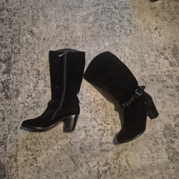 Elegant Black Women's Boots - Picture 3 of 5